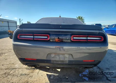 2018 Dodge Challenger R/T z USA, uszkodzony, nr VIN 2C3CDZBT9JH112472